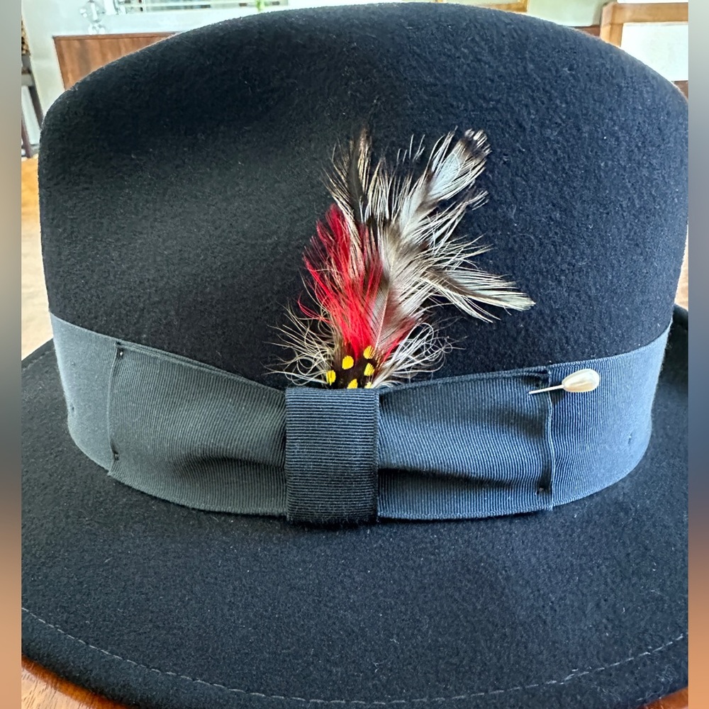 Jaunty Linwood Avenue By Broner Melodrama Black Lite Felt Wool Hat. Gorgeous!!